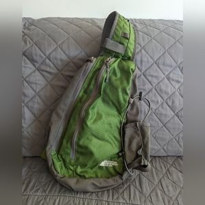 MEC Right Hand Pod Sling Green Pack, Daypack